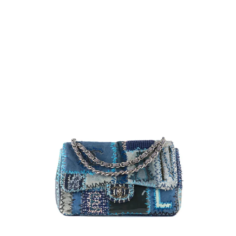 CHANEL - Sac à bandoulière Timeless Jumbo Denim Patchwork