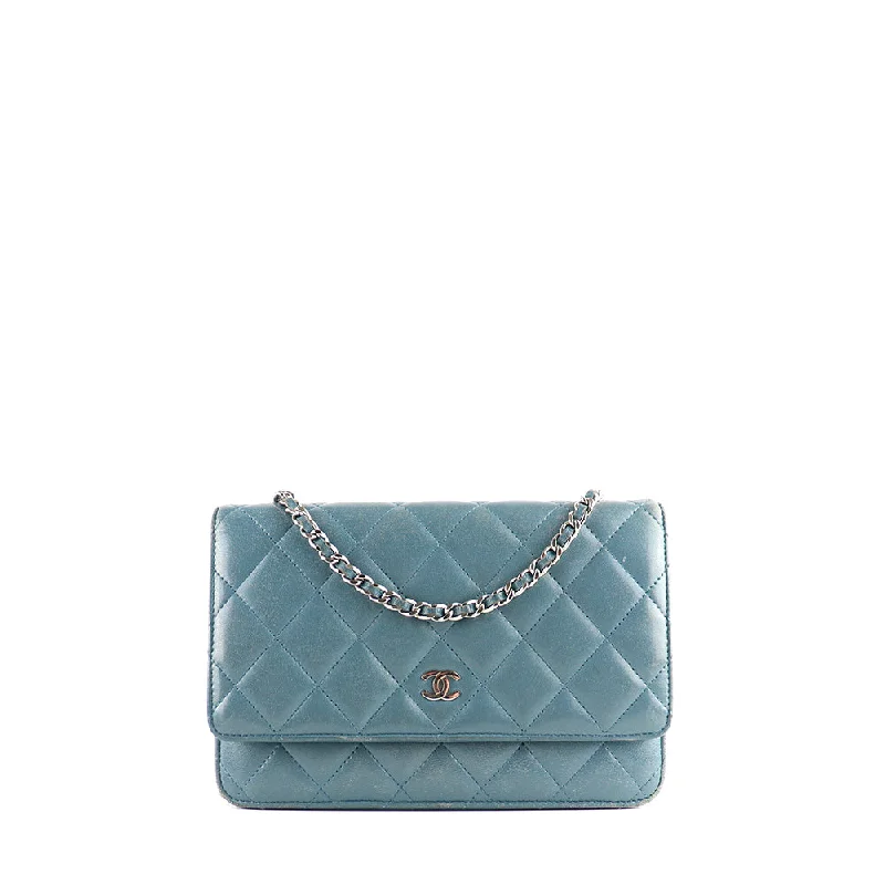 CHANEL - Sac Wallet On Chain Timeless en cuir bleu gris